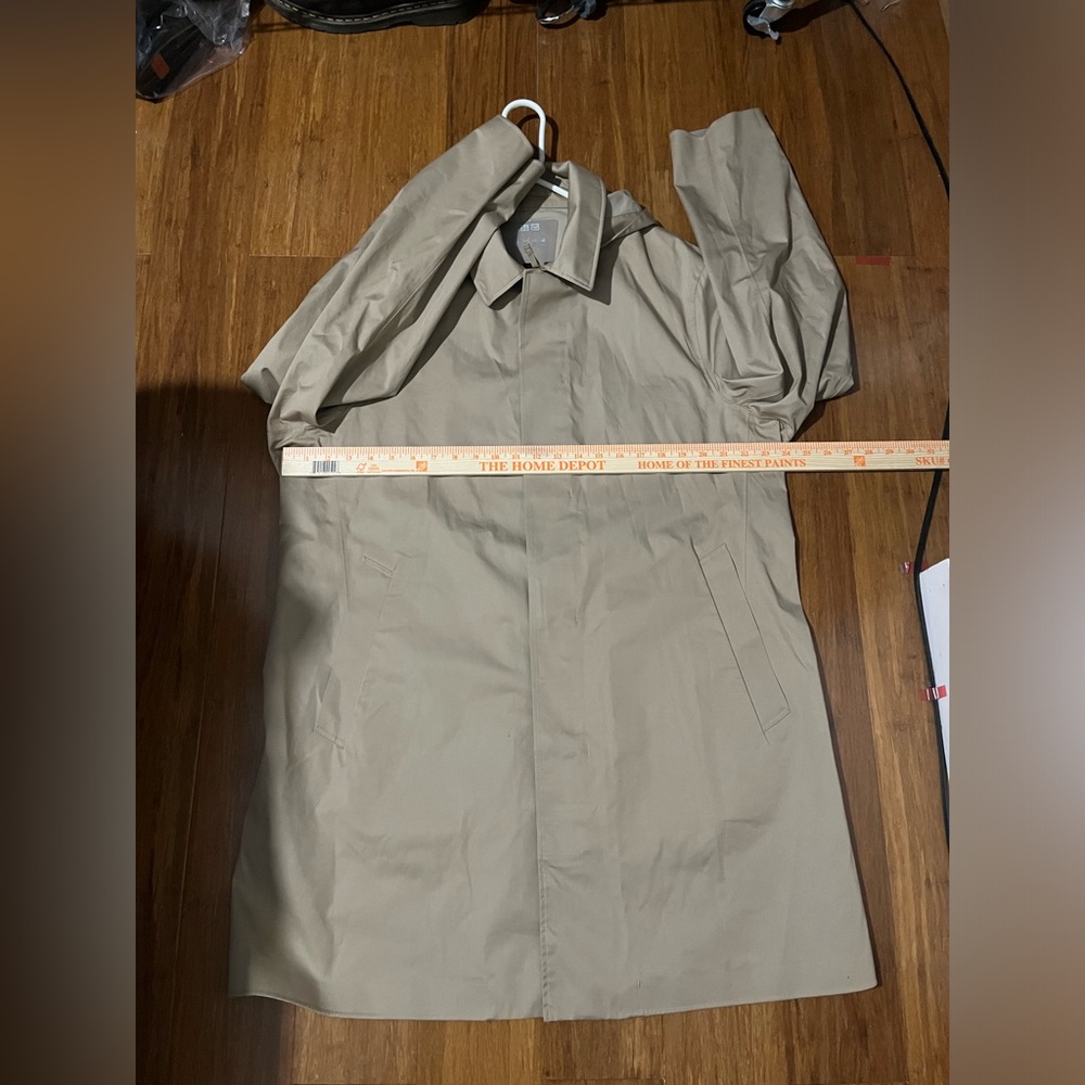 Uniqlo Beige Trench Coat Size XL Extra large Rain Coat